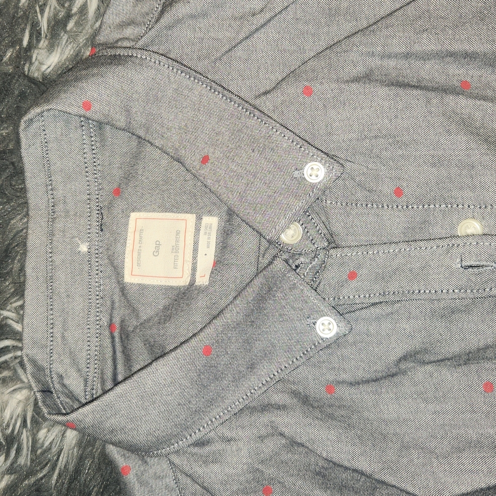 GAP Fitted Boyfriend Button Up Shirt Chambray with Red Polka Dots - sz L
